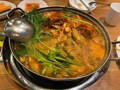 土豆排骨火锅-喇喇排骨火锅·传统韩式脊骨汤(望京西园总店)