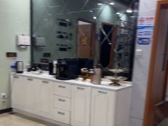 -茂菊口腔连锁(浦东南路店)