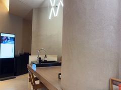 -灸春堂·艾灸·痛症·整脊连锁(之江银泰店)
