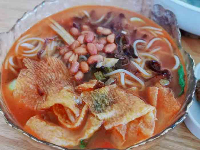 bigyang大羊螺蛳粉-"位置超级好找 南山路道边招牌很明显内里不.