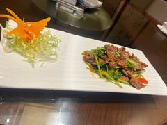 芹菜炒牛肉-富力希尔顿度假酒店-御玺中餐厅