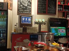 大堂-蚝堡海鲜·威海菜·海肠捞饭·烧烤·亚洲吃蚝公司(幸福门店)