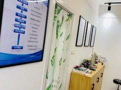 -视野联行眼镜•蔡司•依视路(温江店)