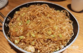 Sea Yellow Fish Noodle Pot