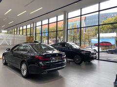 -上海宝信宝马4S店