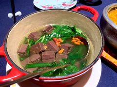 春季头茬韭菜猪红-维园悦谱·海派家常菜(乌鲁木齐南路店)