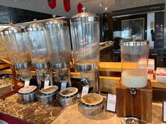 自助调料区-武汉世茂希尔顿酒店·汇·全日餐厅