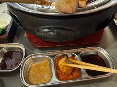 -围炉肉舍•炭烤活鳗•丹东海鲜烤肉(步行街店)