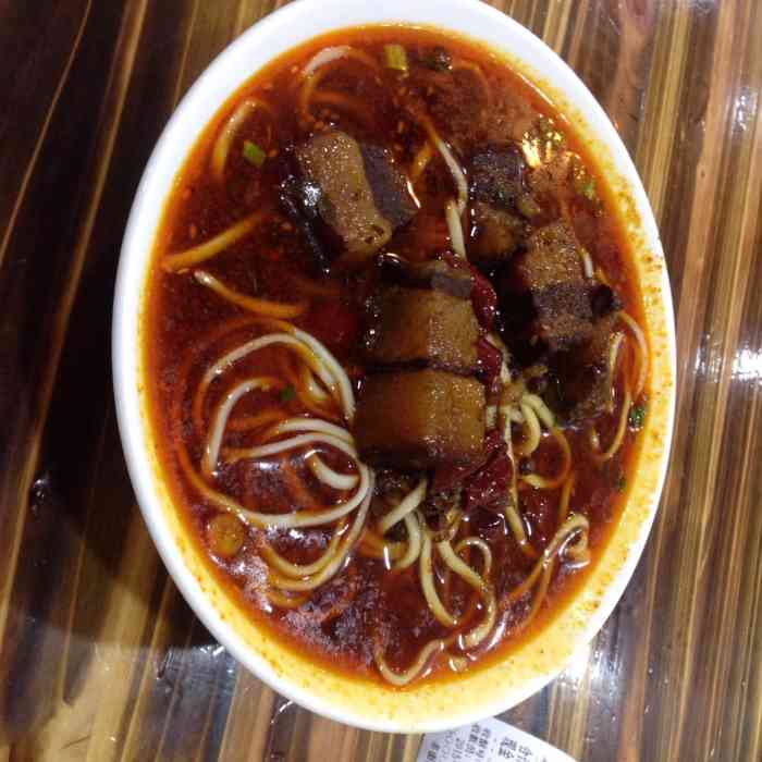 幺鸡雅安老面馆-"传说中雅安面神下的面,几坨大肉把我脑壳打.