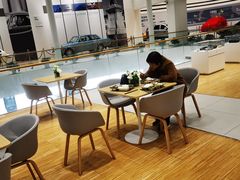 -杭州中沃沃尔沃4S店(滨江区店)