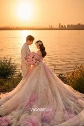 -雪中彩影婚纱摄影·微光艺术中心