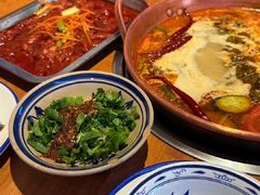 -洱火云南酸菜牛肉火锅(石景山当代商城店)