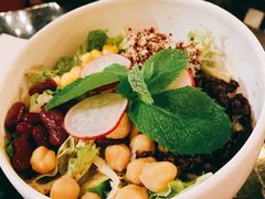 五谷杂粮蔬菜沙拉-Let's Taipei 非常烘焙(太古里店)