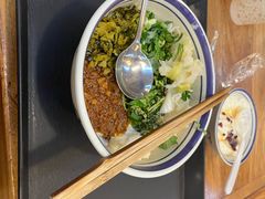 -云阿蛮云南生烫牛肉米线(奉贤路店)