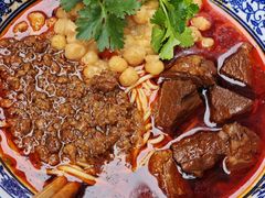 豌杂牛肉双拼-熊面妈老面馆