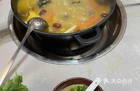Herbal Chicken Soup with Pig's Stomach