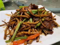 茶树菇炒牛肉-燊荣记(北京路店)