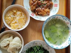 -爱的果实月嫂育婴师(世纪东方店)