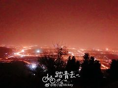 -鬼笑石后山停车场