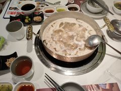 -洪氏嗨捞·广东猪肚鸡·椰子鸡火锅(西咸万象城店)