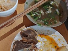 -大众跷脚牛肉馆·非遗传承单位(峨眉山店)