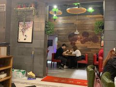 -愉肴麻辣香锅(中山路店)