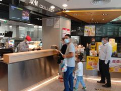 -麦当劳(展览路店)