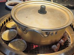 -铭牛烧肉·和牛海鲜自助(高新月牙湖店)