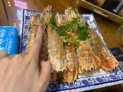 -三亚火车头万人海鲜广场