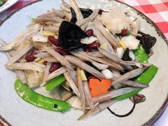 鲜百合炒藕尖-龙桥私厨·姜花菊花过桥鱼·顺德菜(容桂店)