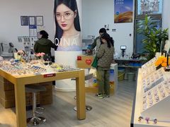 -天空之镜眼镜店蔡司依视路配镜授权零售店(望京颐堤港店)