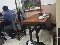-湖南人家湘菜馆(镇江路店)