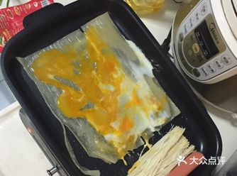太想念外面的烤冷面了，于是在宝里买了‘东北大妈’冷面