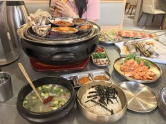 -围炉肉舍•炭烤活鳗•丹东海鲜烤肉(步行街店)