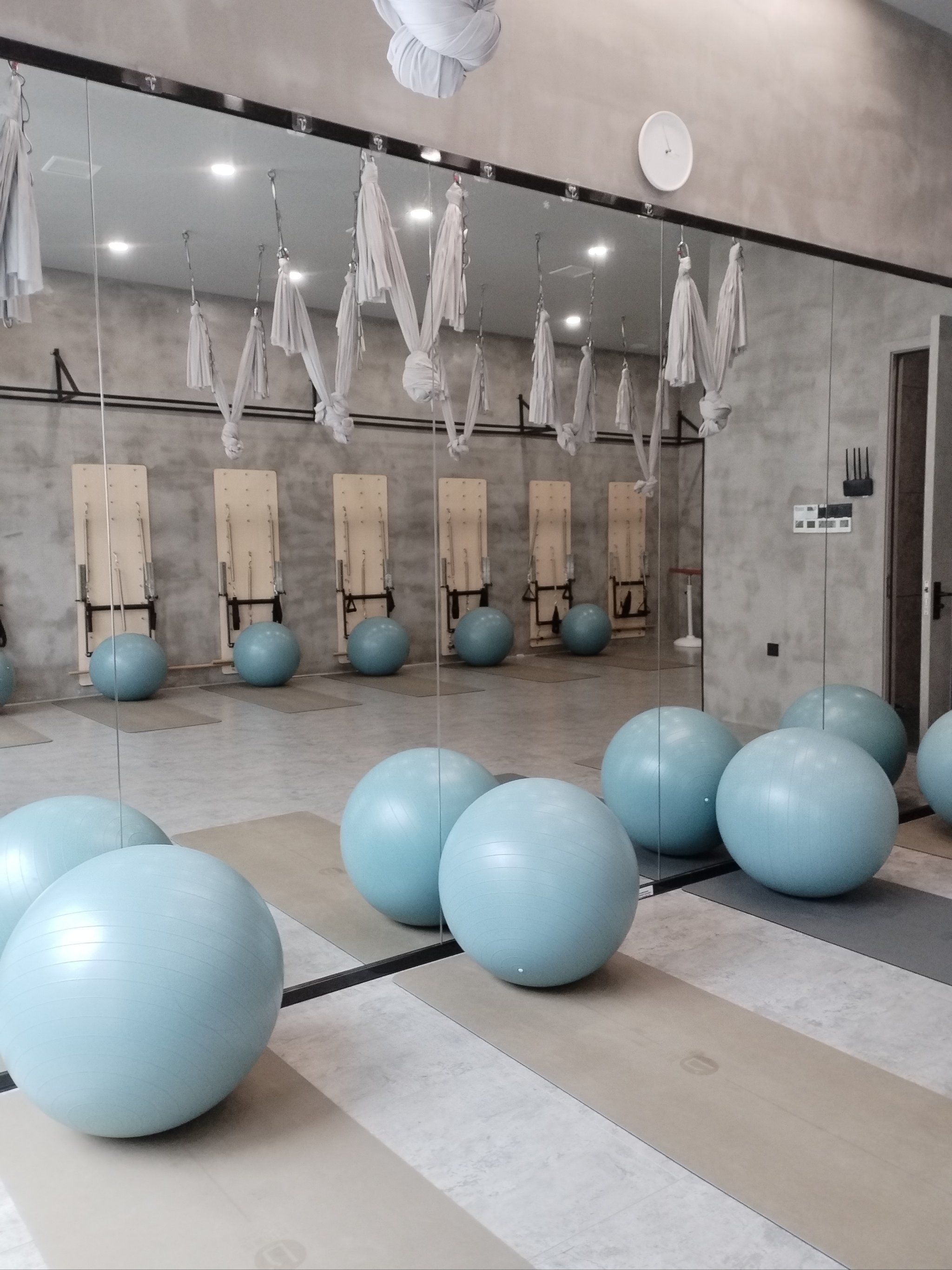 瑜伽球#每天坚持锻炼会有不一样的收获