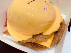 芝士熔岩牛肉汉堡-前进5路汉堡炸鸡(汉街skp店)