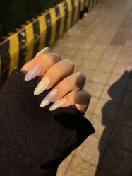 -涂tu指甲日式美甲美睫店