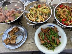 猪弯骨藕汤-小民大排档(光谷店)