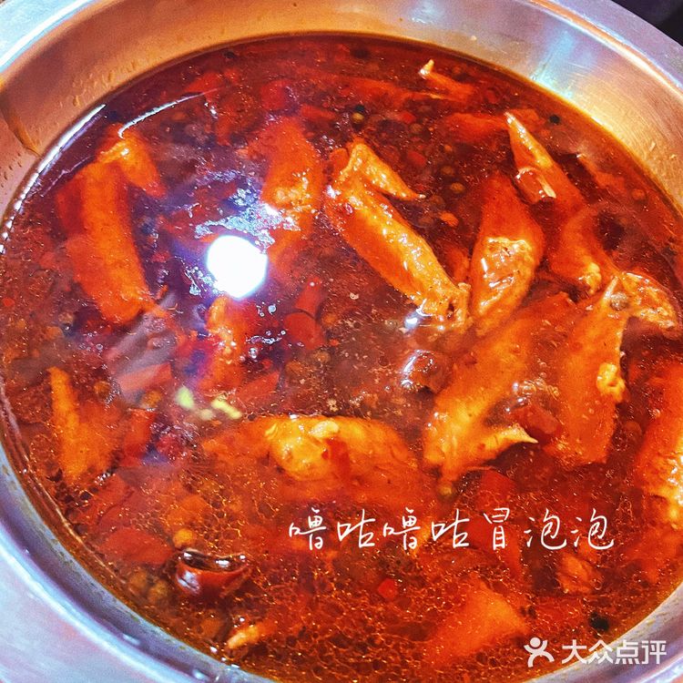 锦子炸串 杏鲍菇 铁板肥肠 辣炒鸡爪 豆沙包