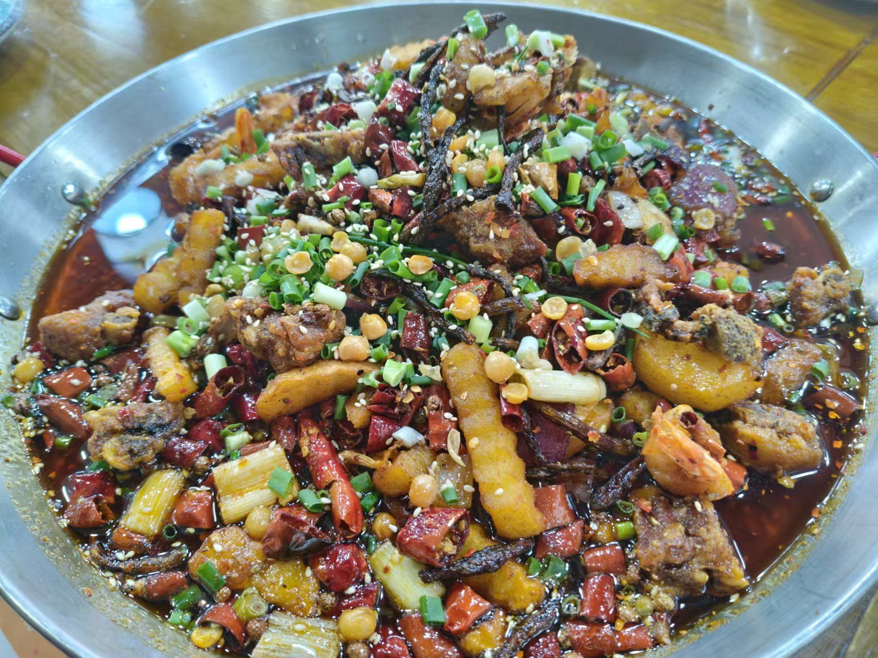 份量很足.干锅兔很香又麻辣好吃极了