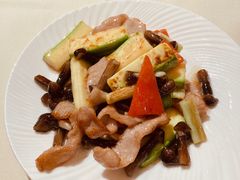 翠玉菇小瓜炒爽肉-利苑酒家(华熙国际店)