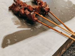 -何妹湿辣牛肉·粤式烧烤砂煲(桂雅路店)