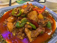 特色的大盘鸡-维吾尔餐厅(宜山路店)