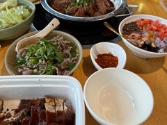 -大众跷脚牛肉馆·非遗传承单位(峨眉山店)