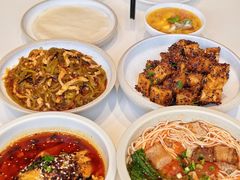 -巷子宽·酸菜鱼(迪士尼小镇店)