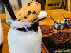 蓝莓遇上干奶酪-MR.ROCKY洛奇先生RESTAURANT&BAR(宝安壹方城店)
