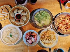 黑猪灼泉水时蔬-吃饭皇帝大(解放西路店)