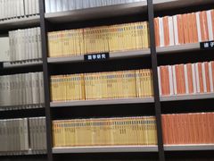 -钟书阁(群光广场店)