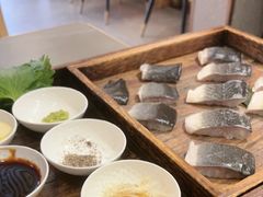 -围炉肉舍•炭烤活鳗•丹东海鲜烤肉(步行街店)