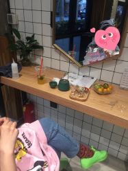 -PE SALON